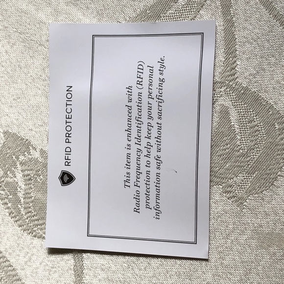 NWT Vera Bradley RFID Wristlet front zip Wallet - Picture 5 of 8